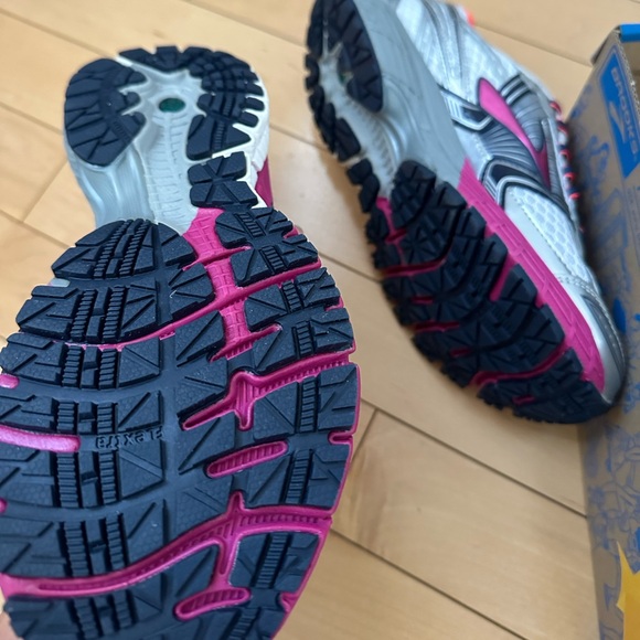 New BROOKS ADRENALINE GTS 14 size 7,5 - Picture 6 of 13